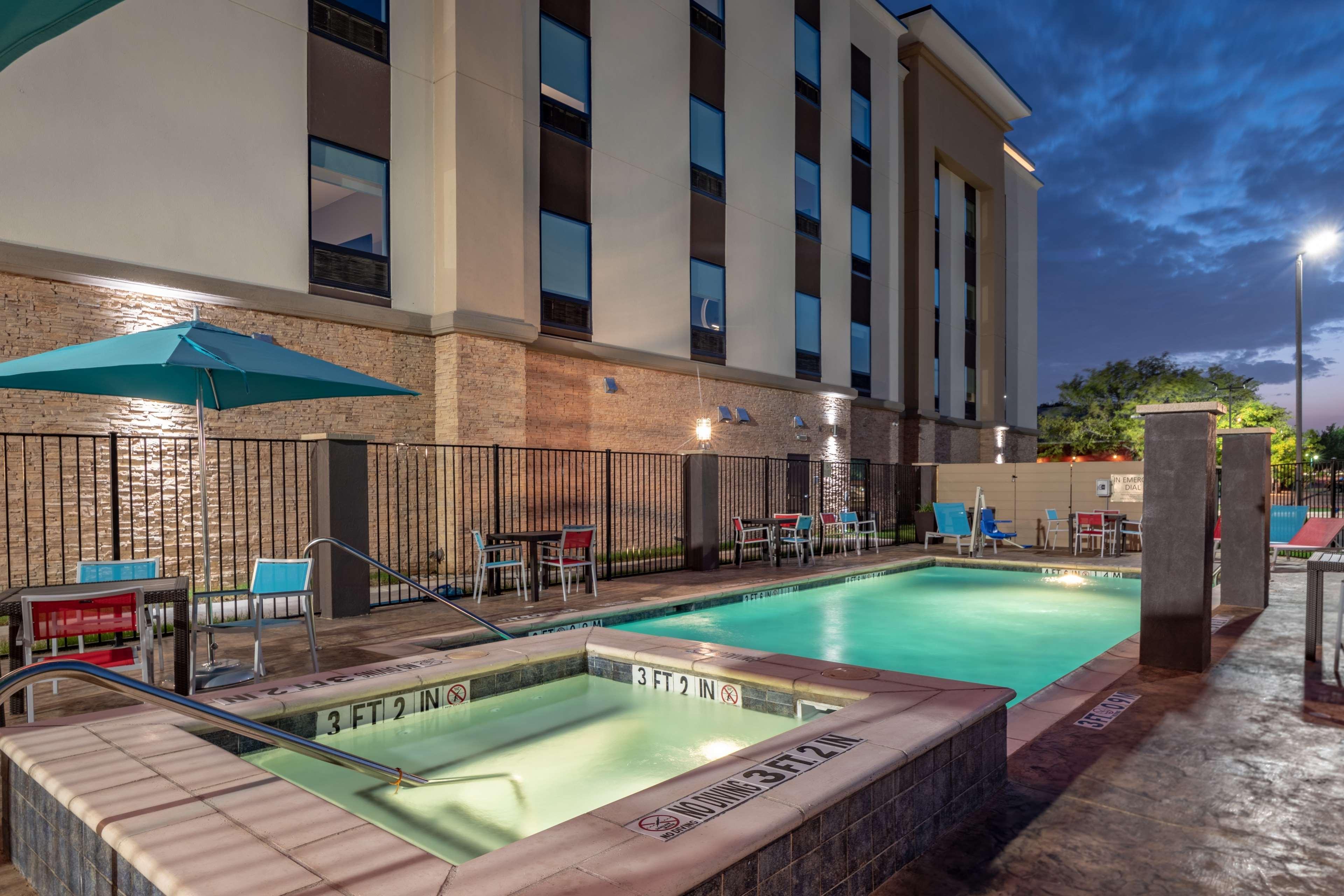 Hampton Inn & Suites Dallas/Plano Central Exterior foto