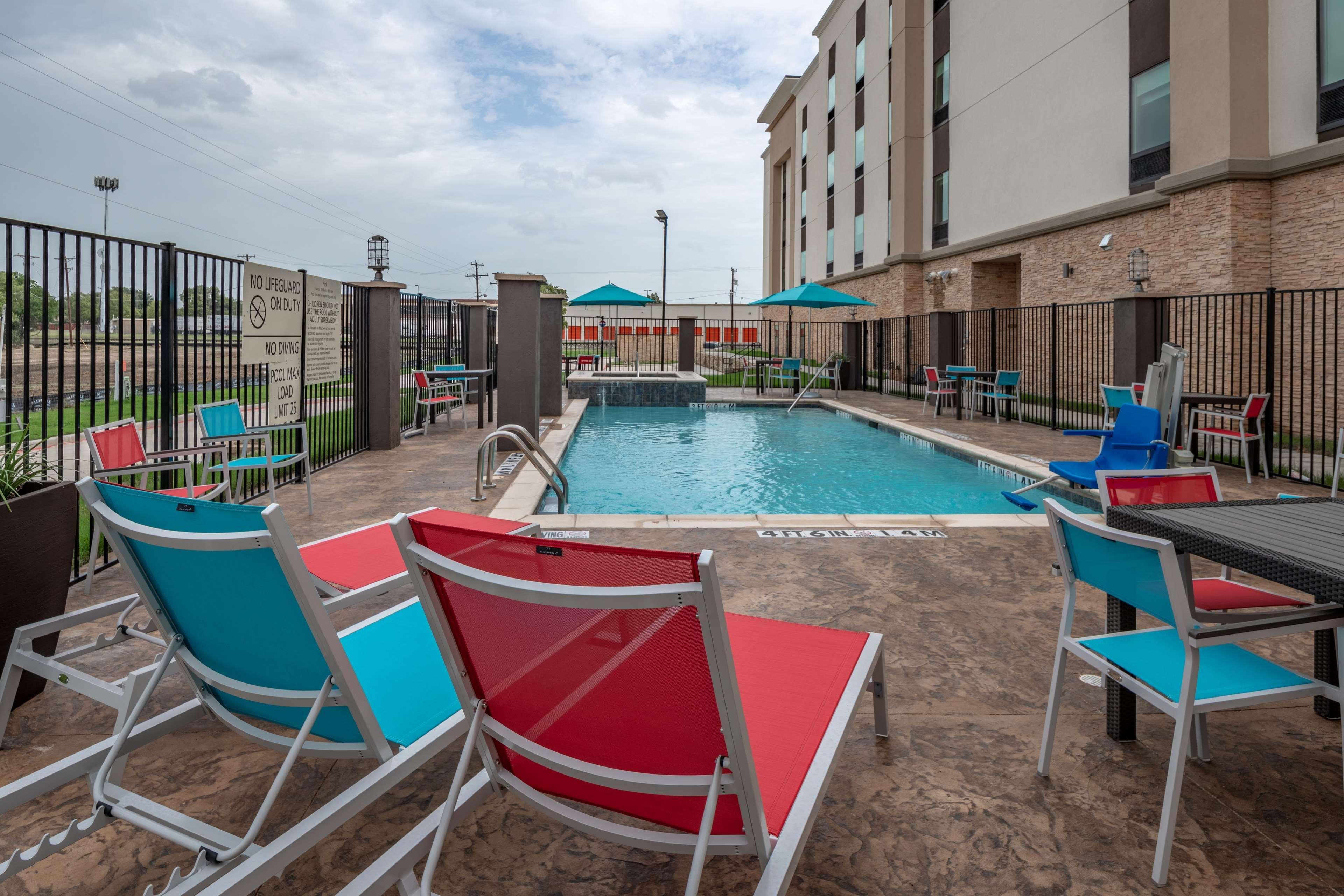 Hampton Inn & Suites Dallas/Plano Central Exterior foto