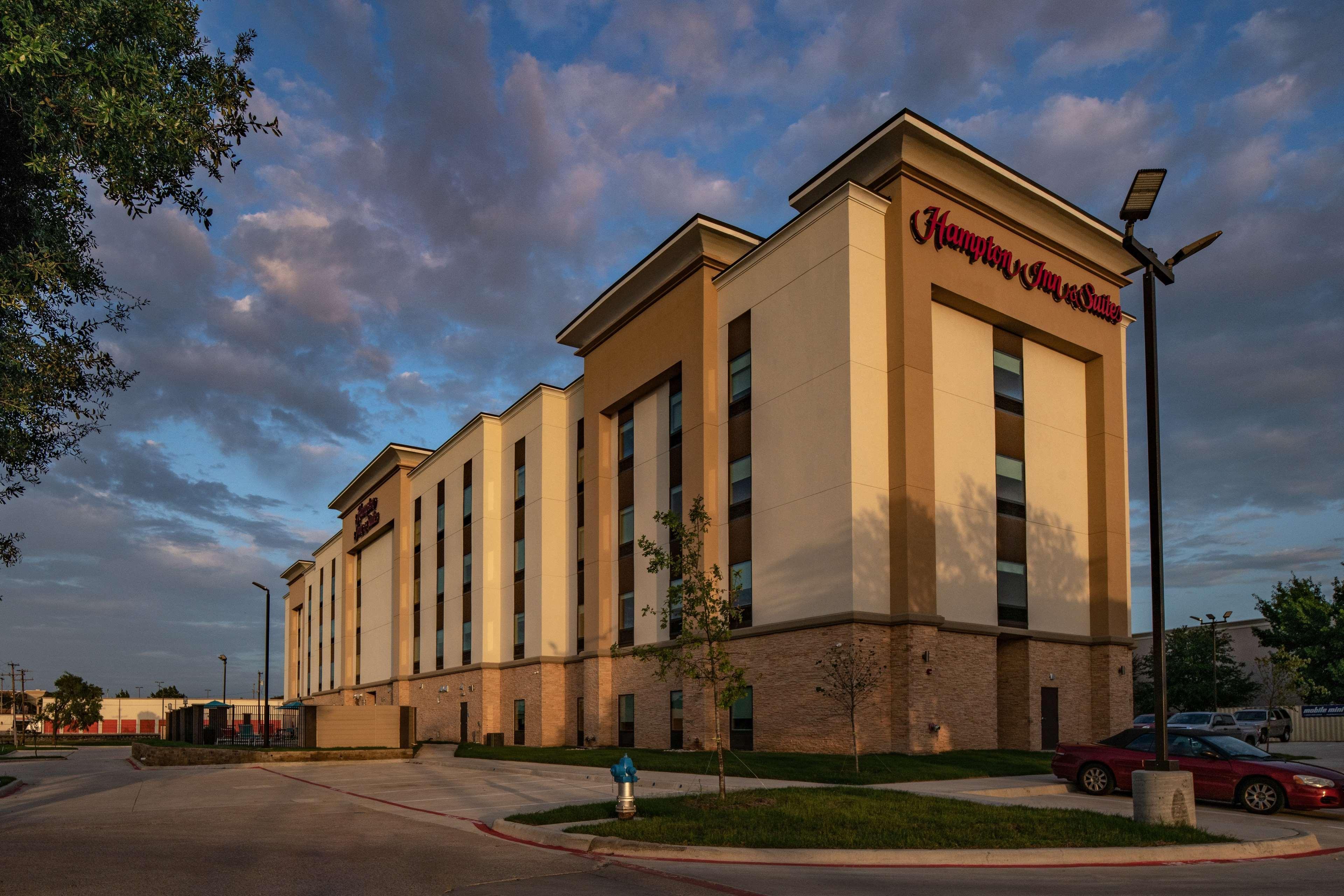Hampton Inn & Suites Dallas/Plano Central Exterior foto